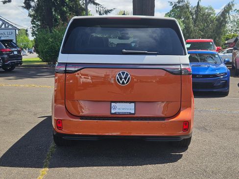 Used 2025 Volkswagen ID. Buzz Pro S Plus RWD image 4