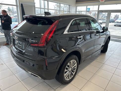 Used 2024 Cadillac XT4 Premium Luxury image 4
