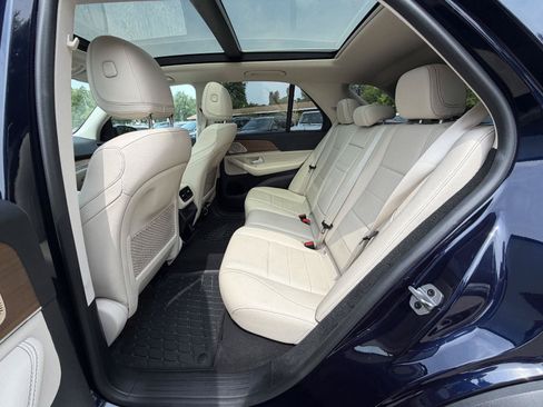 Used 2022 Mercedes-Benz GLE 350 4MATIC w/ Premium Package image 24