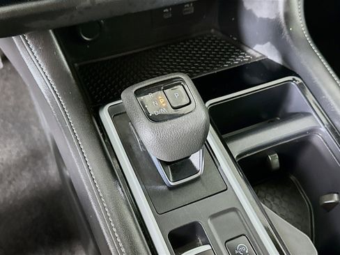 Used 2024 Nissan Pathfinder SV image 23