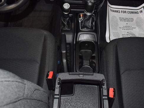 Used 2022 Jeep Wrangler Sport AWD/4WD image 14