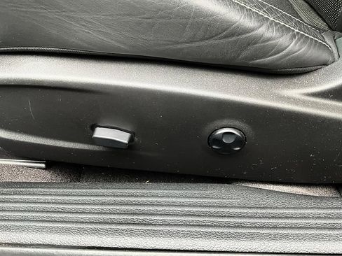 Used 2016 Dodge Challenger SRT Hellcat image 18