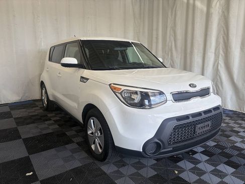 Used 2016 Kia Soul w/ Convenience Package FWD image 3