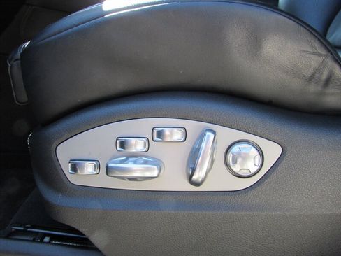 Used 2013 Porsche Cayenne Turbo AWD/4WD image 11