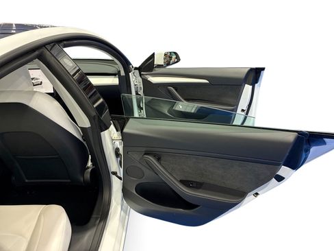 Certified 2023 Tesla Model 3 Standard Range RWD image 12