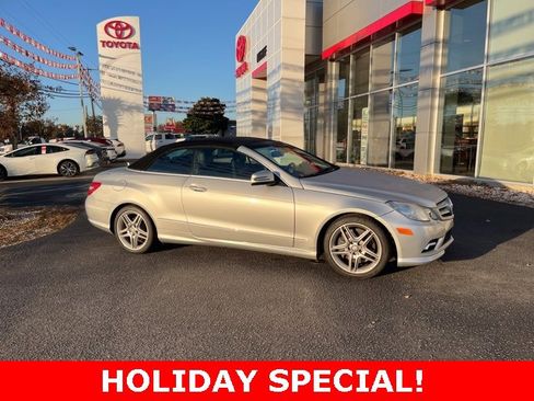 Used 2011 Mercedes-Benz E 550 Cabriolet image 2