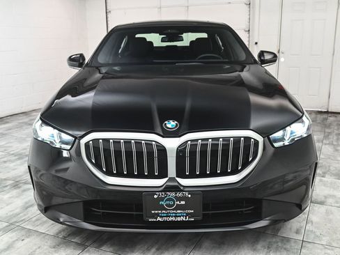 Used 2026 BMW 530i xDrive AWD/4WD image 2