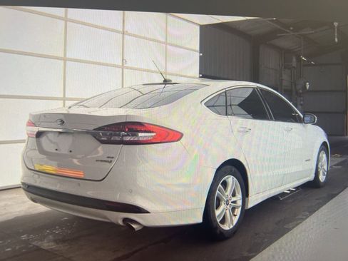 Used 2018 Ford Fusion SE w/ Equipment Group 602A image 9