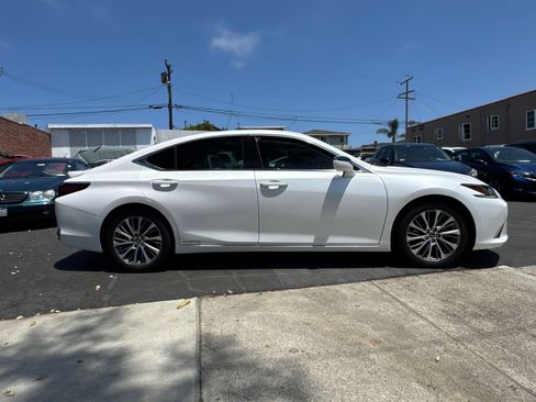Used 2021 Lexus ES 300h w/ Premium Package FWD image 5