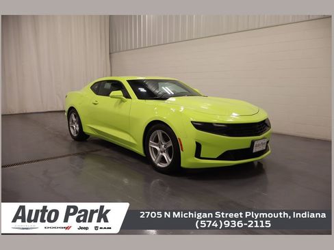 Used 2019 Chevrolet Camaro LT RWD image 1
