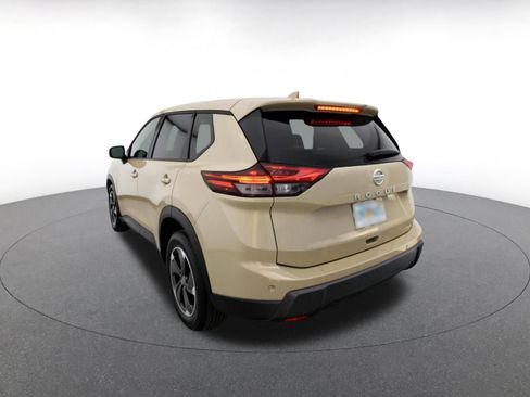 Used 2025 Nissan Rogue SV FWD image 7