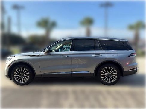Used 2023 Lincoln Aviator Reserve w/ Equipment Group 201A RWD image 4