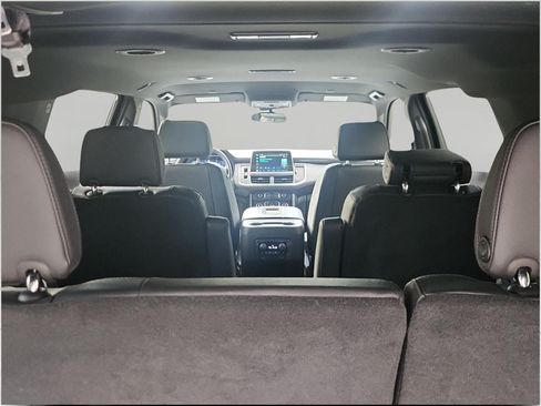 Used 2023 Chevrolet Suburban RST w/ Luxury Package AWD/4WD image 12