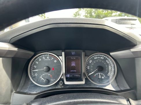 Used 2019 Toyota Tacoma SR5 AWD/4WD image 24