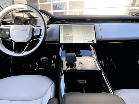 New 2026 Land Rover Range Rover Sport Dynamic SE image 5