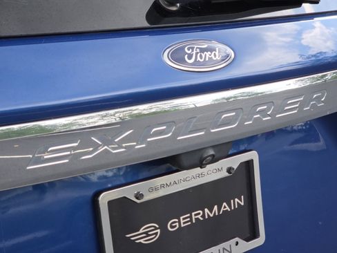 Used 2021 Ford Explorer XLT AWD/4WD image 13