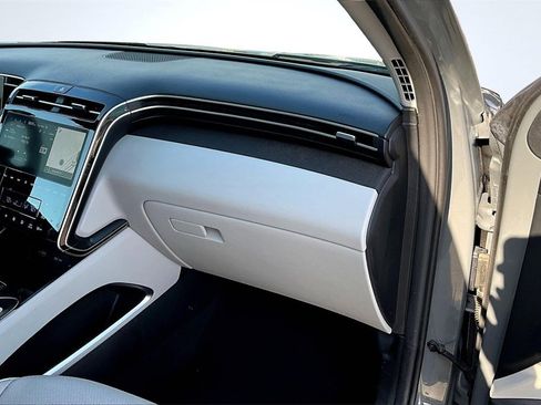 Used 2024 Hyundai Tucson Limited image 17