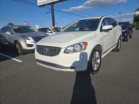 Used 2016 Volvo XC60 T6 w/ Proximity Package FWD image 1