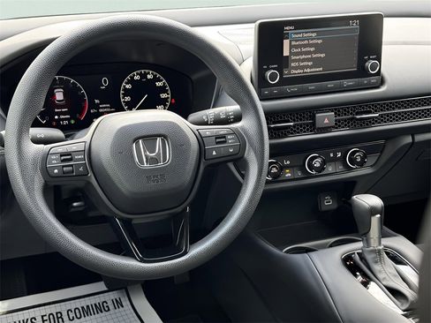 Certified 2025 Honda HR-V LX image 32