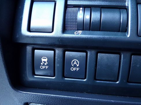 Used 2023 Subaru Crosstrek 2.0i Premium image 25