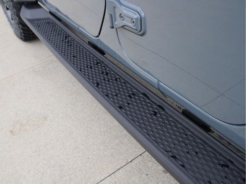 New 2025 Jeep Gladiator Sport image 39