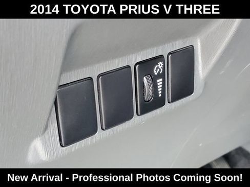 Used 2014 Toyota Prius V Three FWD image 8