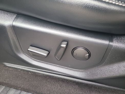 Used 2019 Ford F150 Lariat image 17