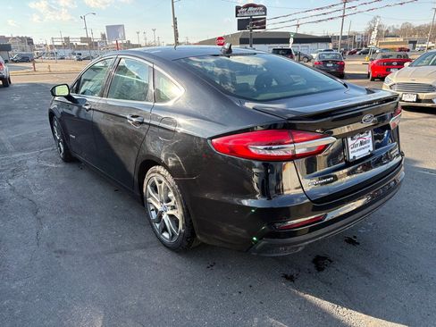 Used 2019 Ford Fusion Titanium image 5