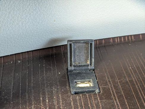 Certified 2024 Toyota Sienna XLE FWD image 23