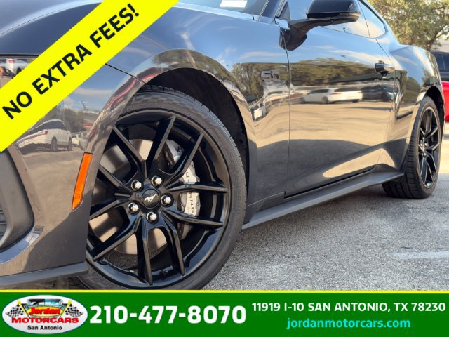 Used 2024 Ford Mustang GT Premium RWD image 2
