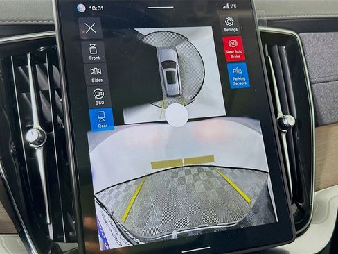 Used 2026 Volvo XC90 B5 Plus w/ Protection Package Premier image 22