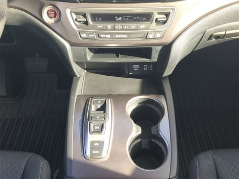 Used 2020 Honda Ridgeline Sport image 18