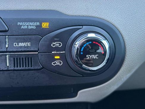 Used 2018 Kia Sorento FWD image 39