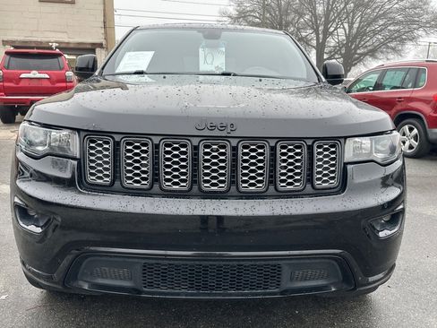Used 2017 Jeep Grand Cherokee Altitude image 8