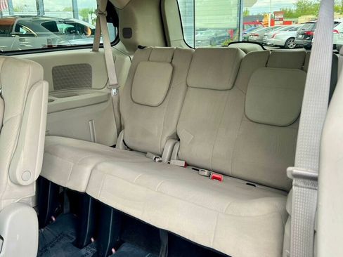 Used 2011 Dodge Grand Caravan Express FWD image 17