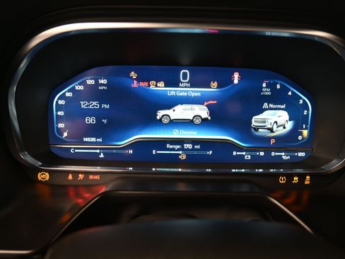 Certified 2024 Chevrolet Tahoe High Country w/ Premium Package image 32