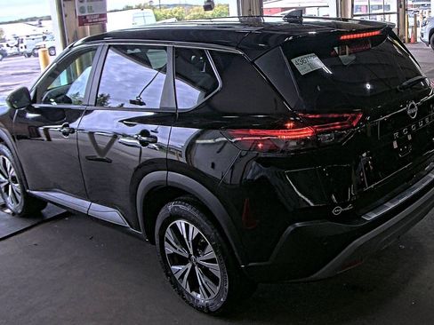 Used 2022 Nissan Rogue SV FWD image 8