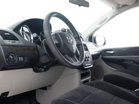Used 2011 Dodge Grand Caravan Express FWD image 25