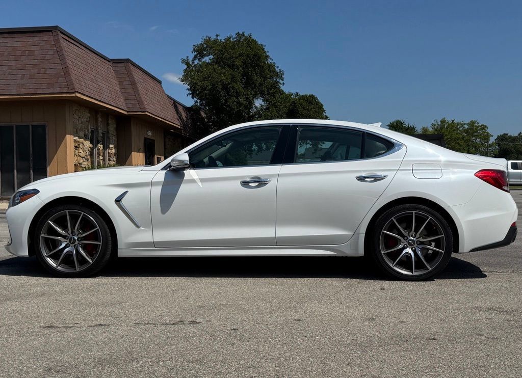 Used 2020 Genesis G70 3.3T w/ Elite Package RWD image 2