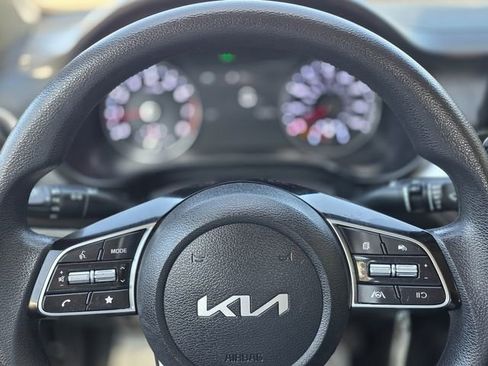 Used 2022 Kia Forte LXS FWD image 33