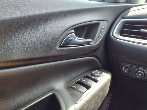 Used 2024 Chevrolet Equinox LT w/ LPO, Floor Liner Package FWD image 14