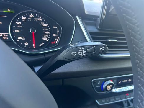 Used 2023 Audi Q5 2.0T Premium w/ Convenience Package image 22