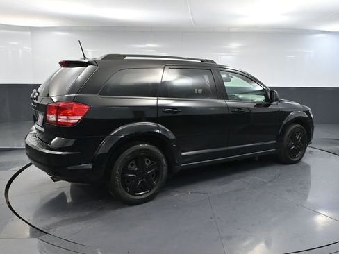 Used 2019 Dodge Journey SE image 4