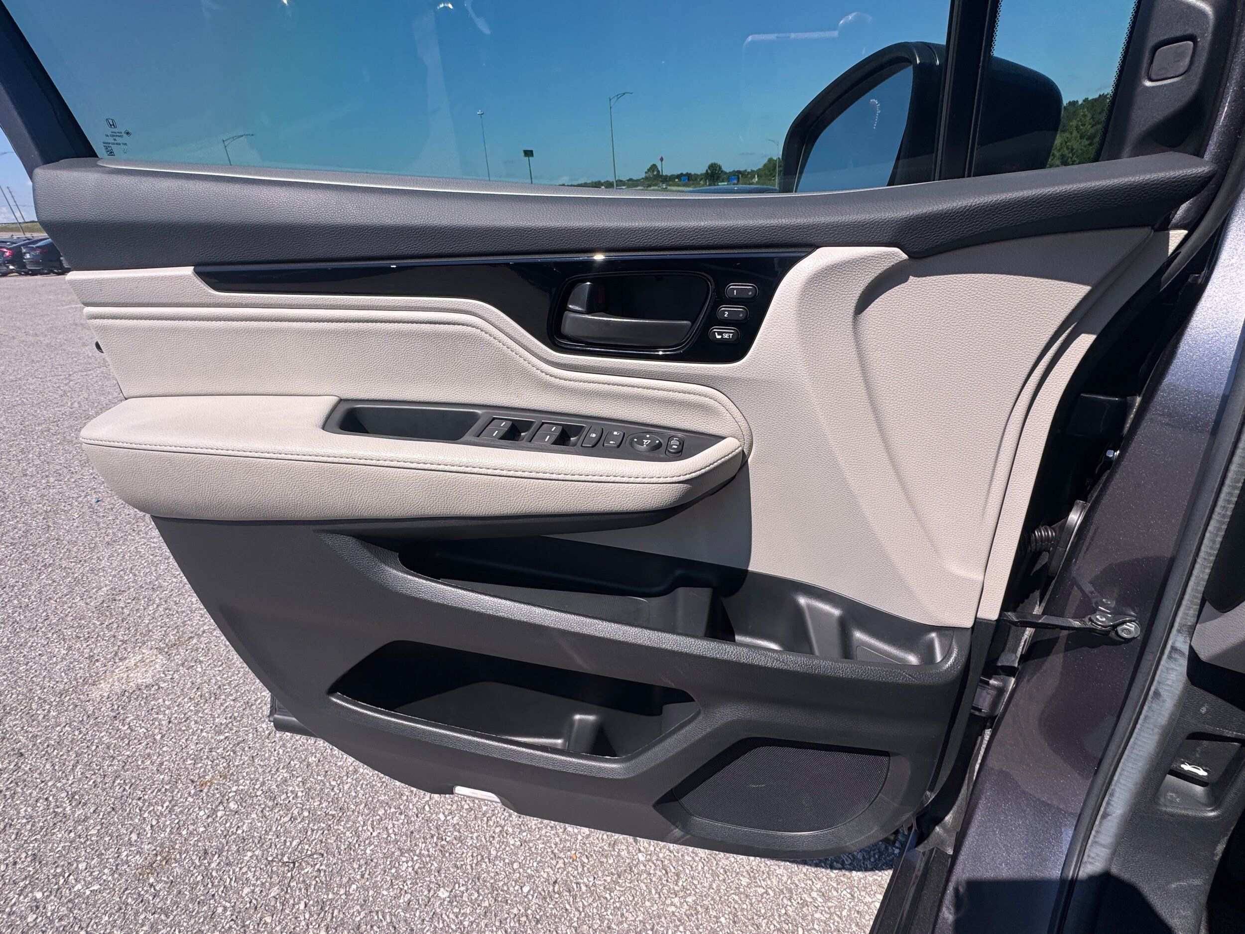 Used 2025 Honda Odyssey Touring image 23