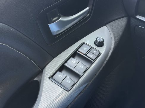 Used 2017 Toyota Sienna SE Premium FWD image 32