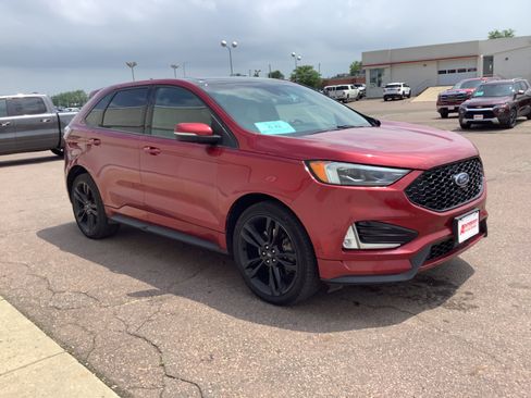 Used 2019 Ford Edge ST w/ Equipment Group 401A AWD/4WD image 4