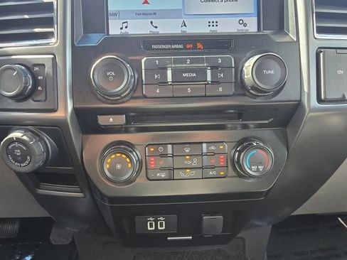 Used 2016 Ford F150 XLT w/ Equipment Group 302A Luxury AWD/4WD image 16