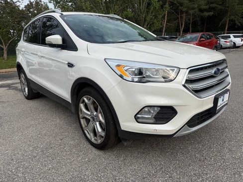 Used 2017 Ford Escape Titanium w/ Equipment Group 301A AWD/4WD image 2