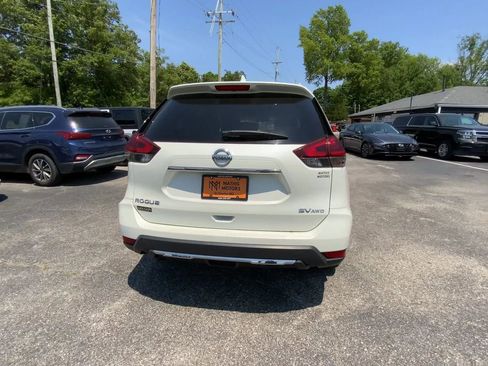 Used 2018 Nissan Rogue SV AWD/4WD image 7