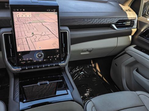 Certified 2025 GMC Yukon Denali AWD/4WD image 21